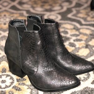 3 / $15 add bundle Tarim boots by Not Rated